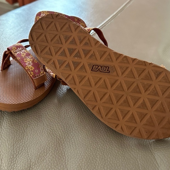 Teva Universal Wildflower Sandal - Picture 1 of 2